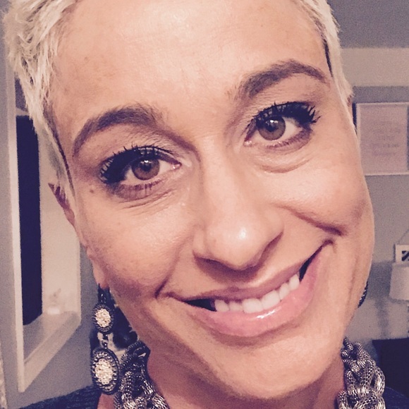 Meet your Posh Ambassador Heidi! - Picture 10 of 13